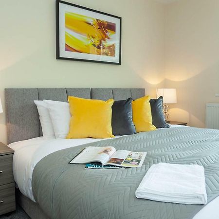4 Bed Home, Driveway Parking Ideally Located In Latchford, Warrington - Executive St Marys House Kültér fotó