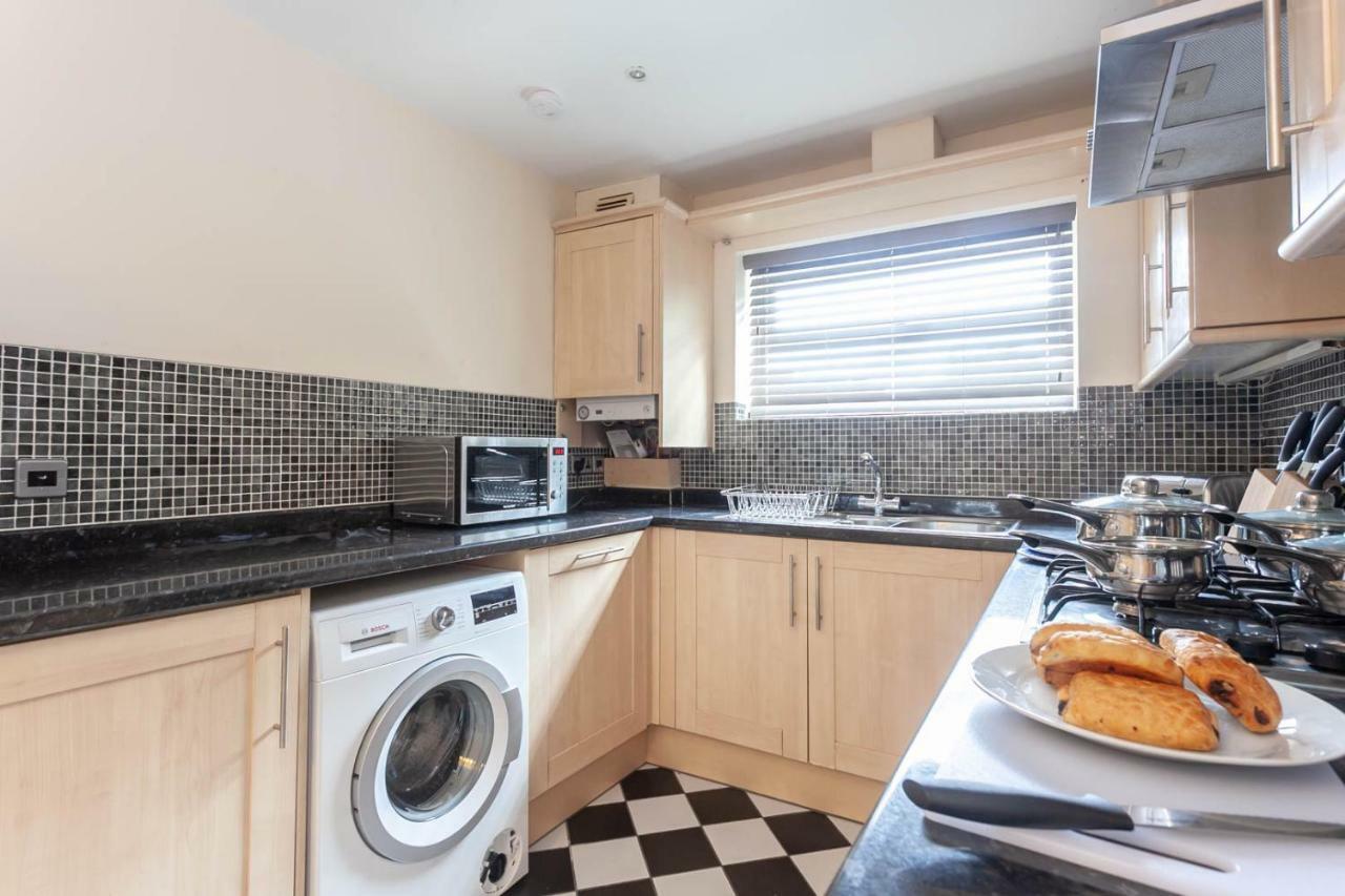 4 Bed Home, Driveway Parking Ideally Located In Latchford, Warrington - Executive St Marys House Kültér fotó