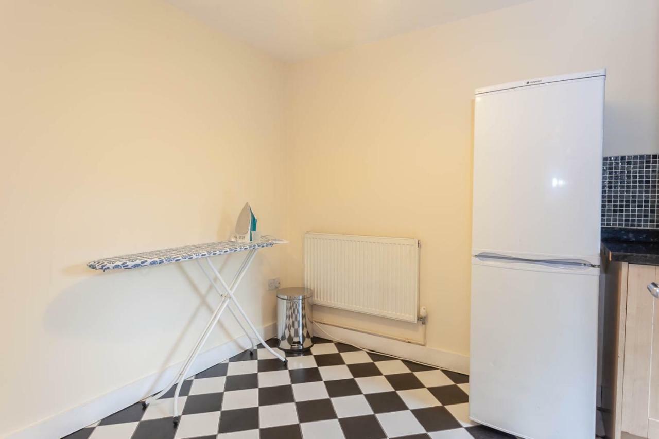 4 Bed Home, Driveway Parking Ideally Located In Latchford, Warrington - Executive St Marys House Kültér fotó