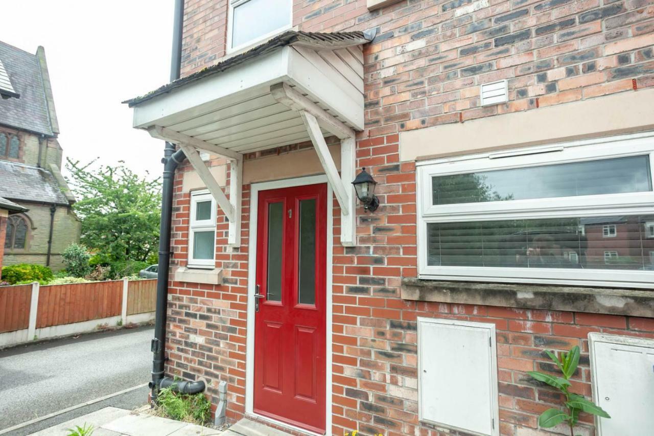 4 Bed Home, Driveway Parking Ideally Located In Latchford, Warrington - Executive St Marys House Kültér fotó
