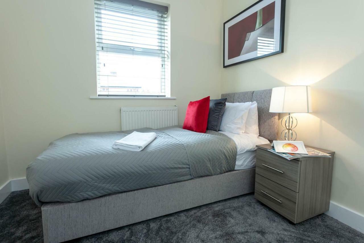4 Bed Home, Driveway Parking Ideally Located In Latchford, Warrington - Executive St Marys House Kültér fotó