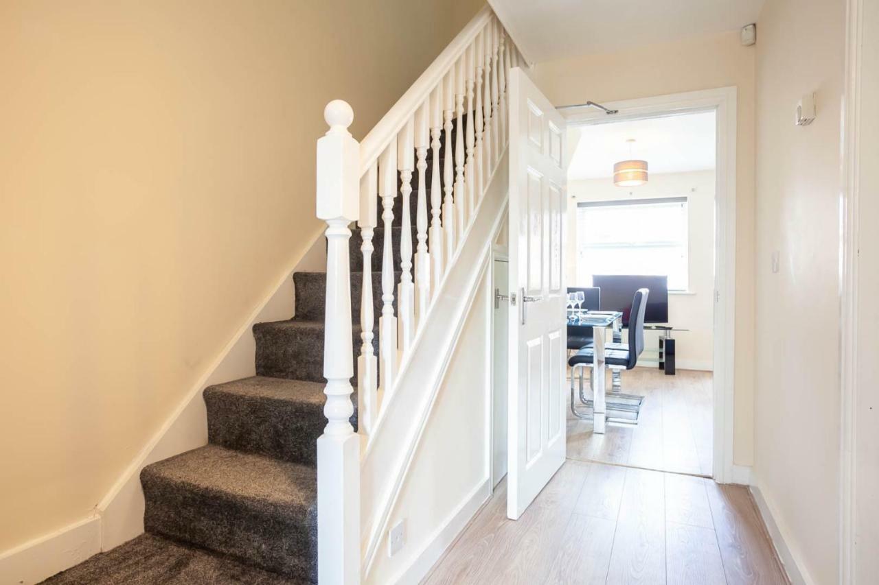 4 Bed Home, Driveway Parking Ideally Located In Latchford, Warrington - Executive St Marys House Kültér fotó